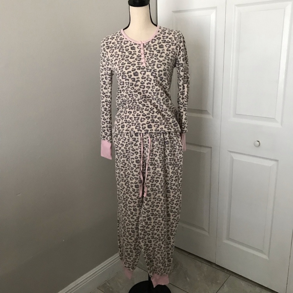 THALÍA SODI Women Two Pieces Fleece Leopard Print Pijama Set | M